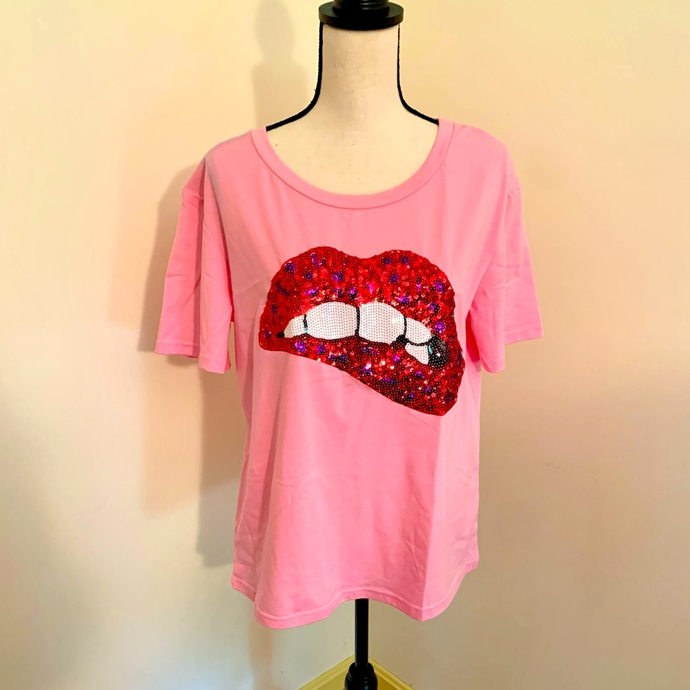 Fun Sparkly T-Shirt with Lips 2X